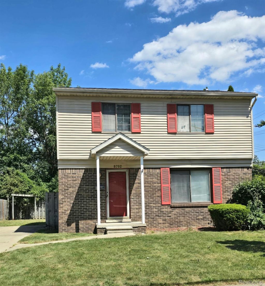 8702 Hazelton Street, Dearborn Heights city