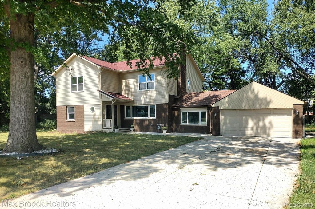17348 Hilton Street, Southfield city
