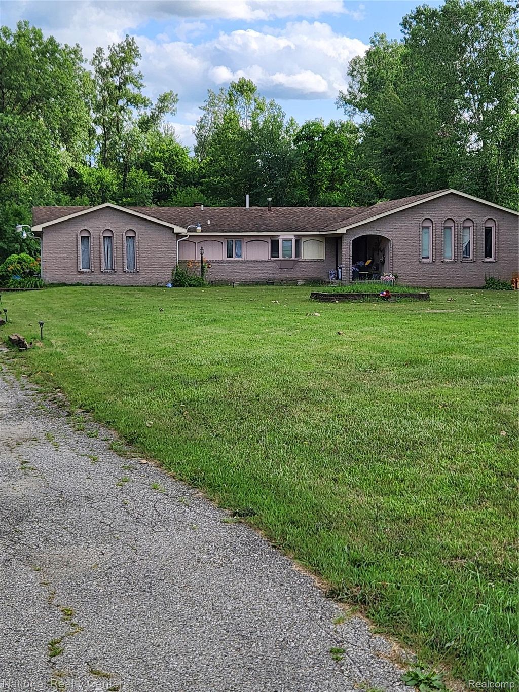 8112 Willow Road, Augusta charter township