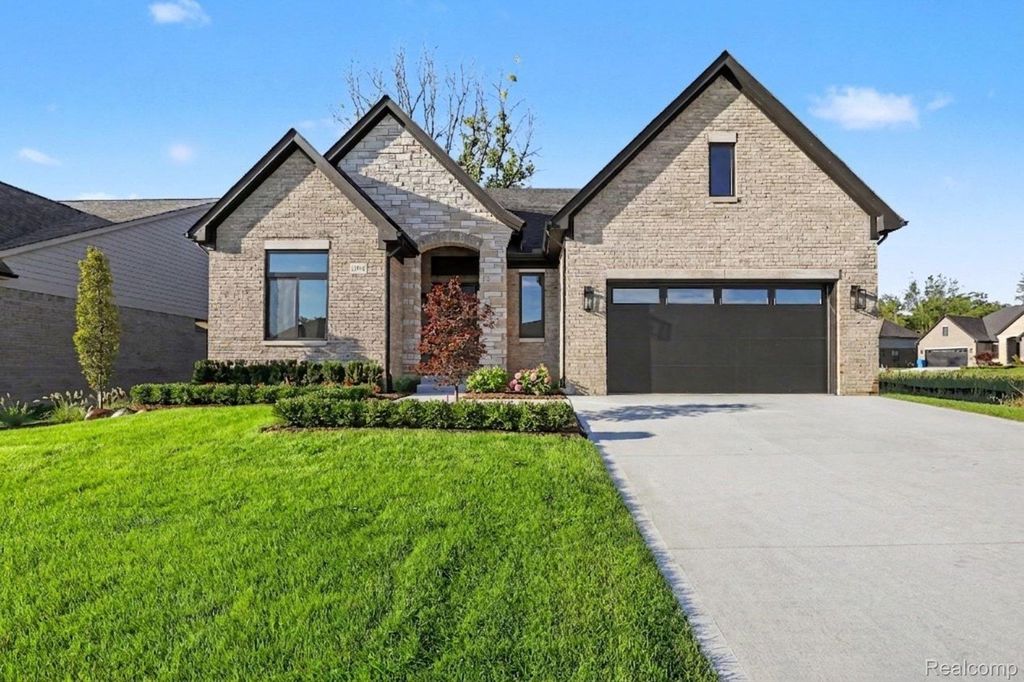 13834 Quail View Dr, Washington township