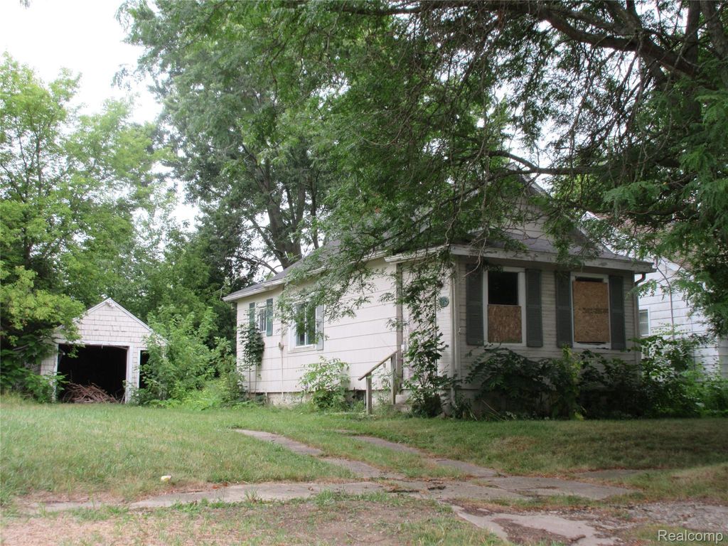 915 Stocker Avenue, Flint city