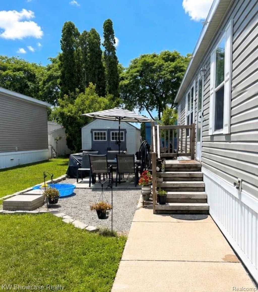 26263 Louisiana Avenue, Novi city