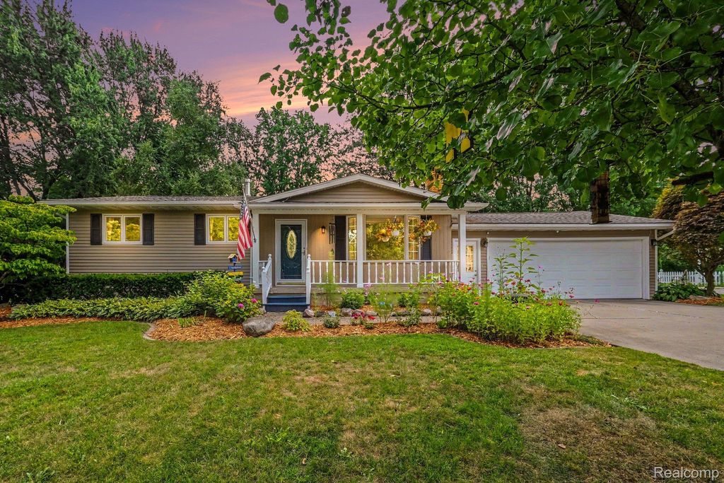 10361 Coldwater Road, Flushing charter township