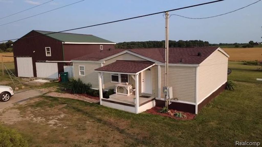 1010 Mcconnell Highway, Benton township