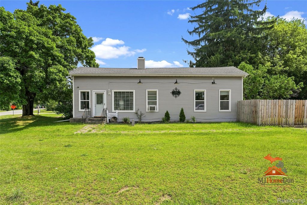 13080 N Saginaw Road, Vienna charter township
