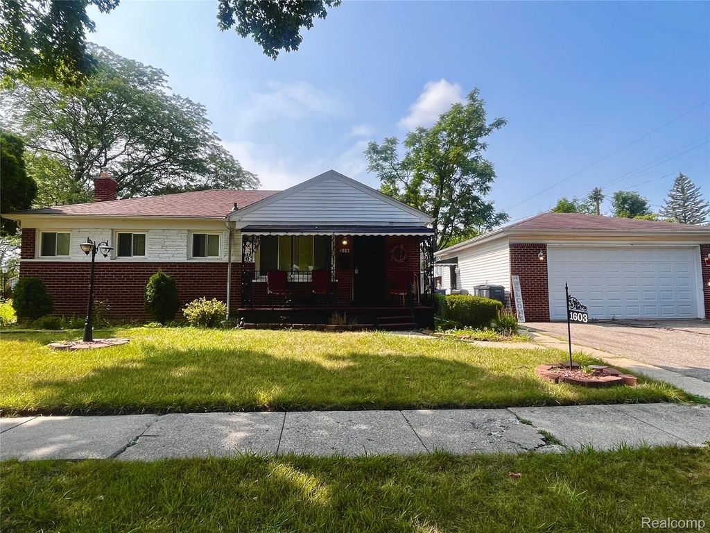 1603 W Mott Avenue, Flint city