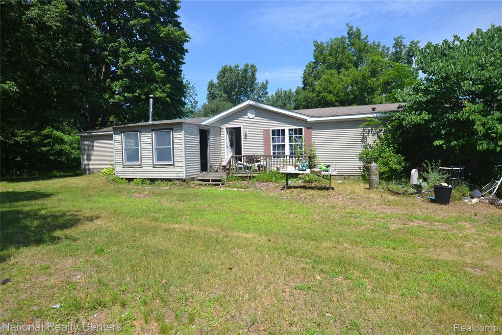 48116 County Road 388, Columbia township