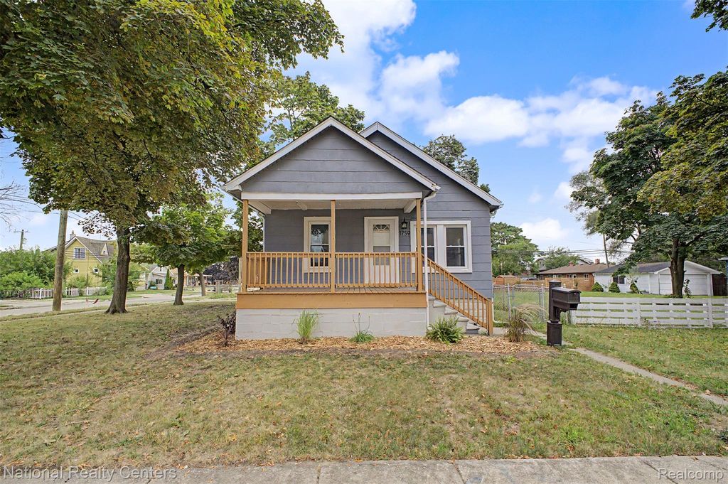 1759 Howard Street, Lincoln Park city