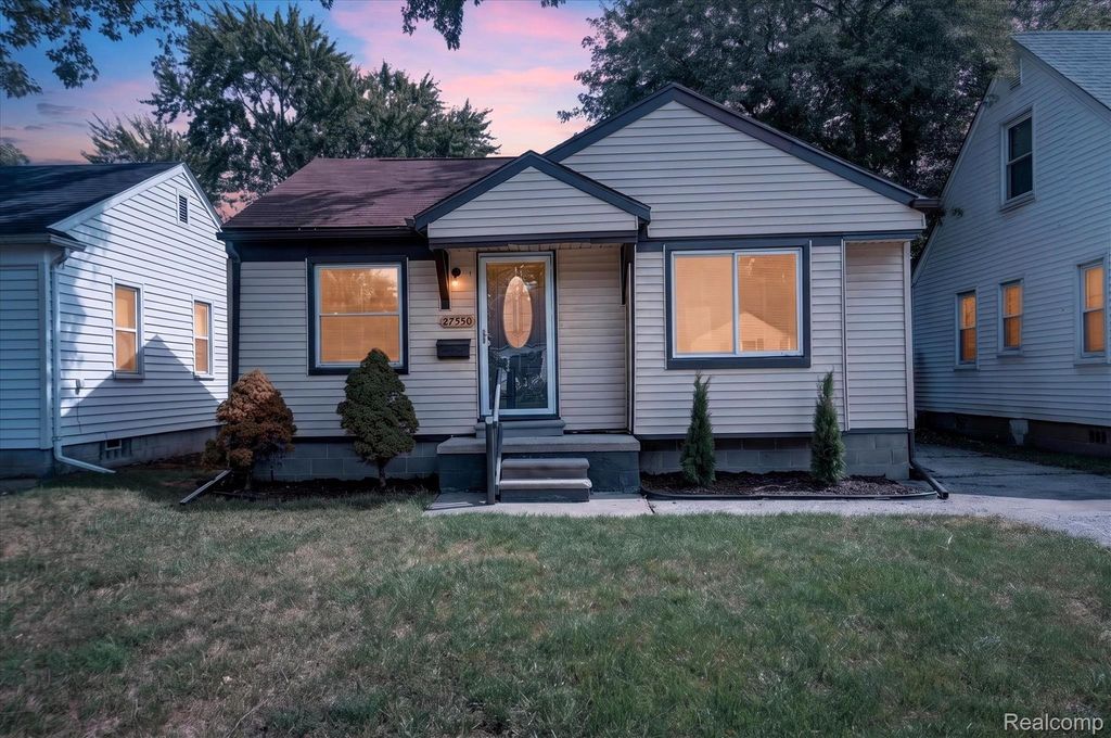 27550 Kaufman Street, Roseville
