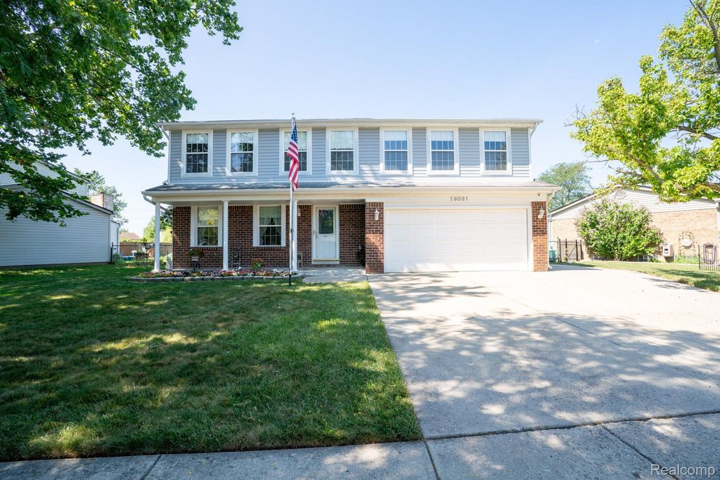 19031 Forrest Hill Drive, Woodhaven city