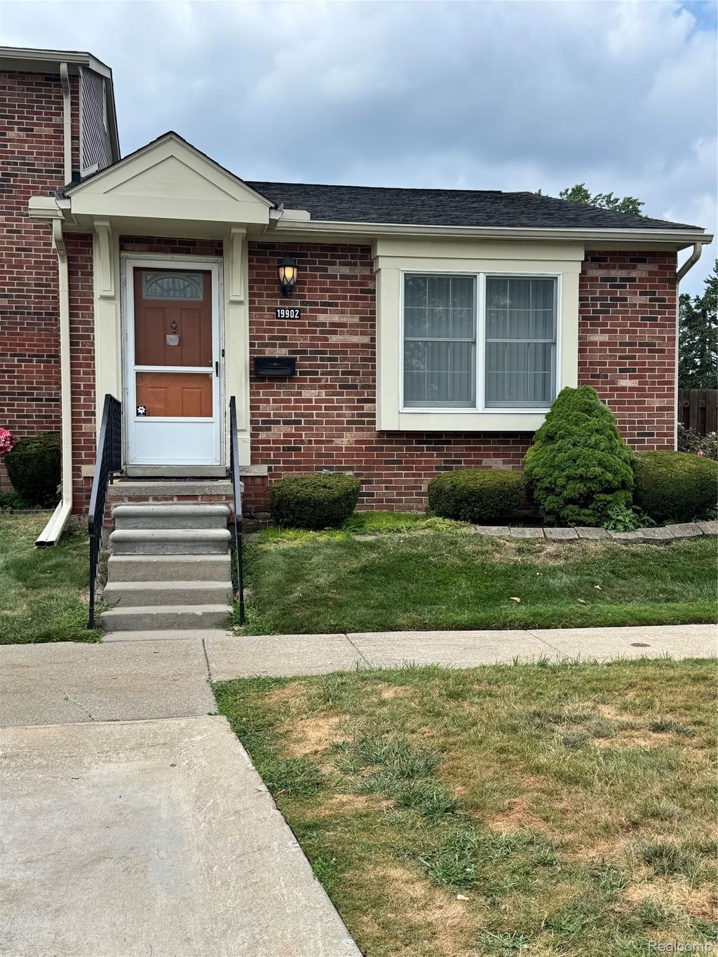 19902 Great Oaks Circle S 129, Clinton charter township