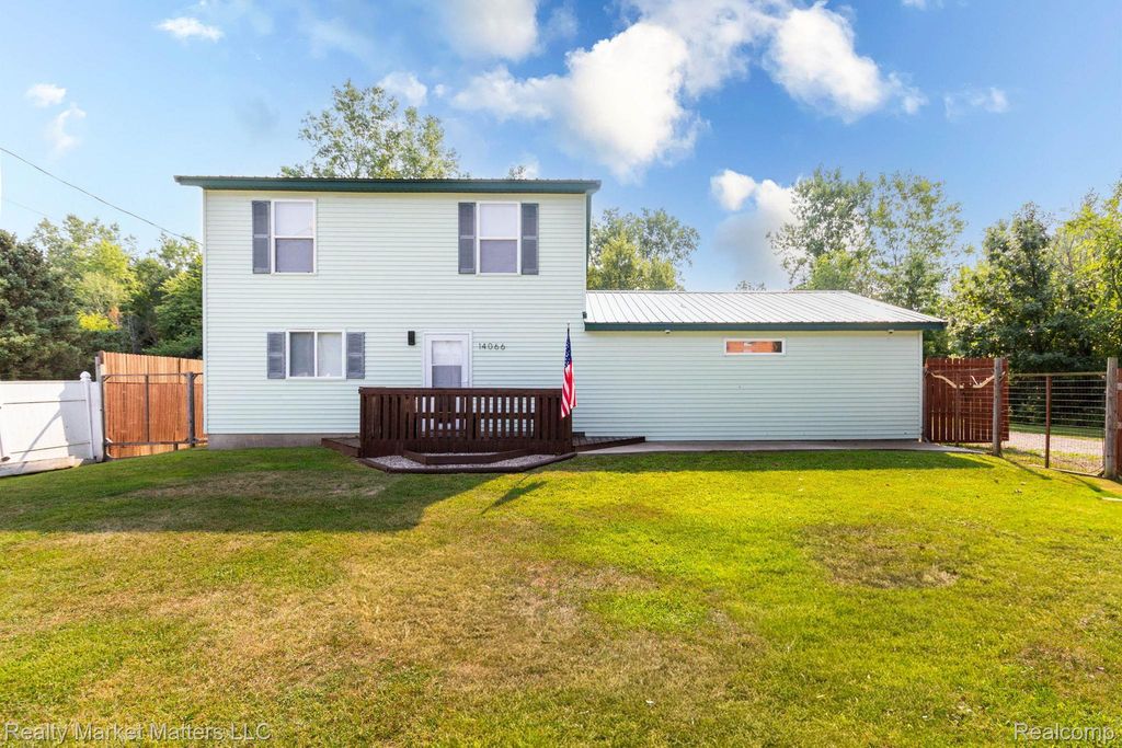 14066 N Clio Road, Vienna charter township