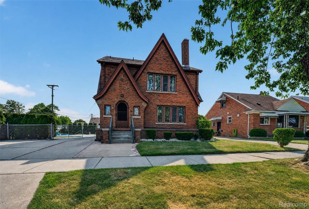 9235 Hubert Avenue, Allen Park