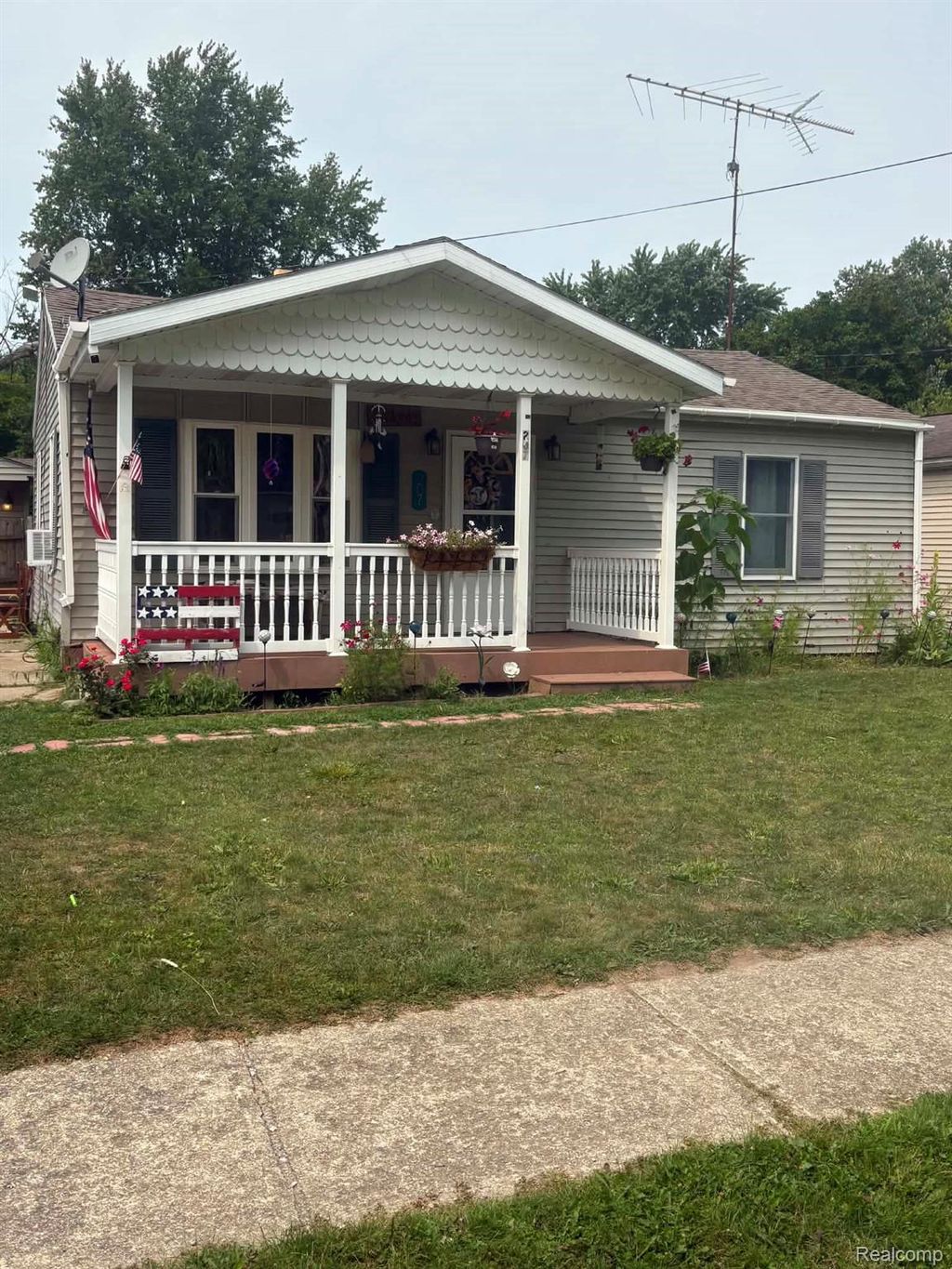 207 Athletic Street, Forest township