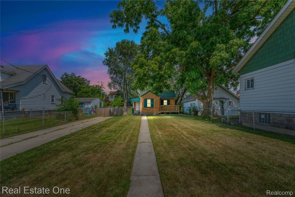1326 Montie Road, Lincoln Park city
