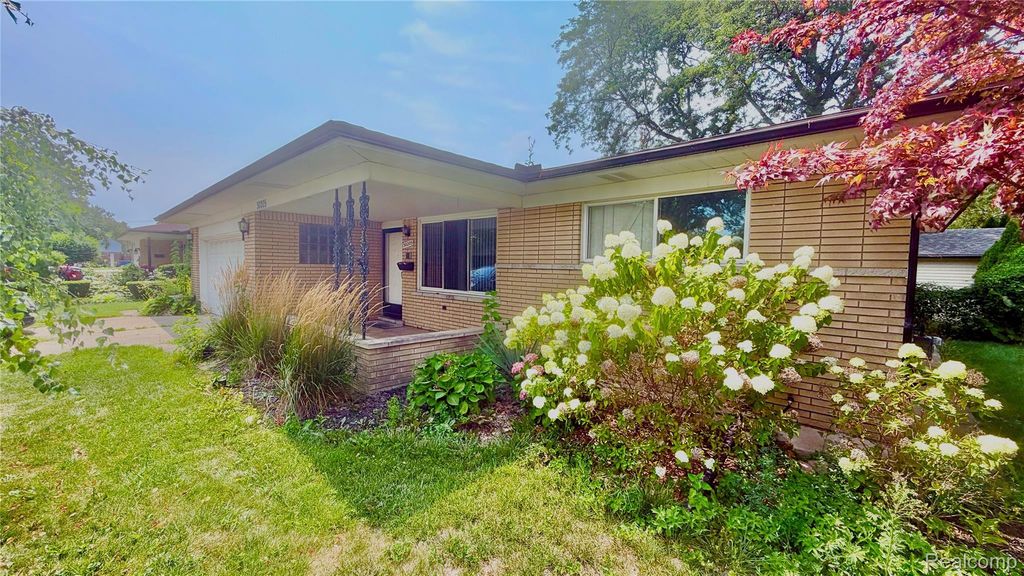 30205 Austin Drive, Warren city