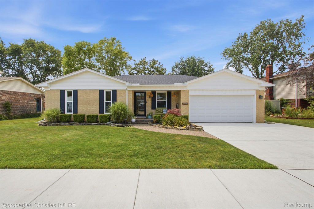 24686 Blanche Street, Brownstown charter township