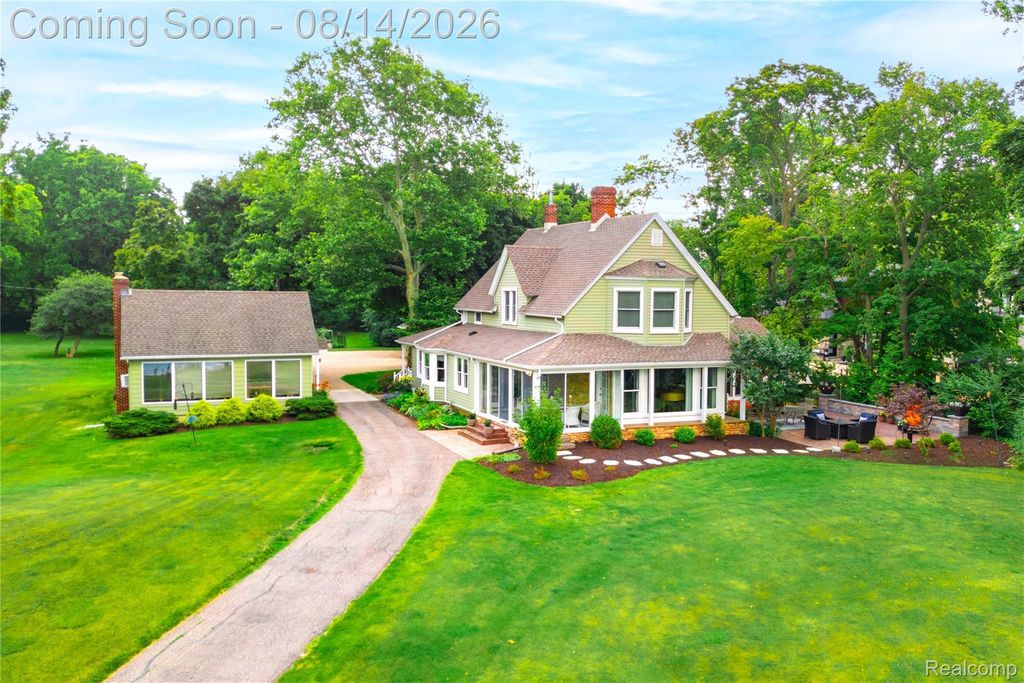 21843 West River Road, Grosse Ile township