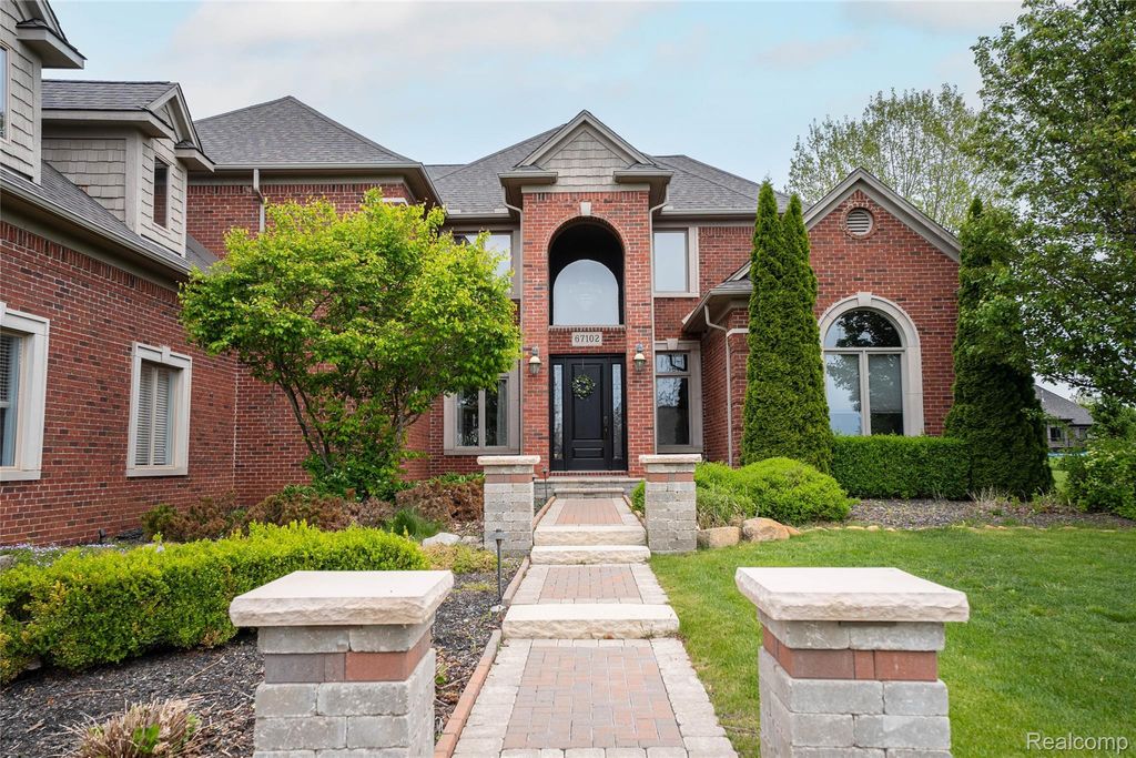 67102 Rachael Lane, Washington township