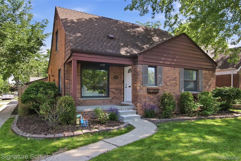 1268 Brys Drive, Grosse Pointe Woods city