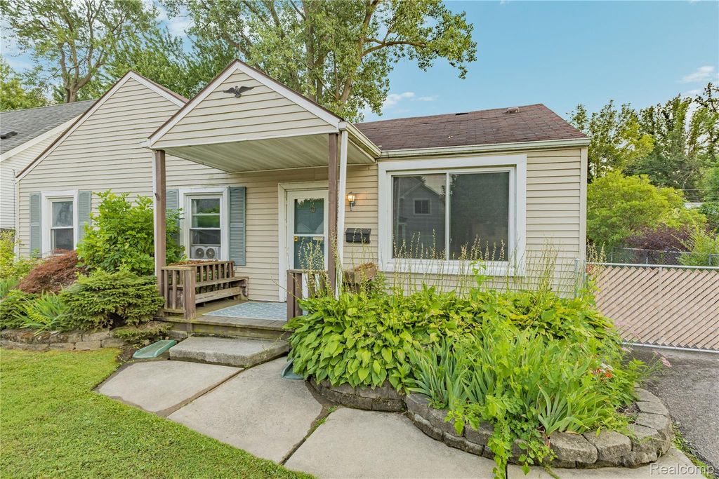 20890 Hollywood Street, Harper Woods city