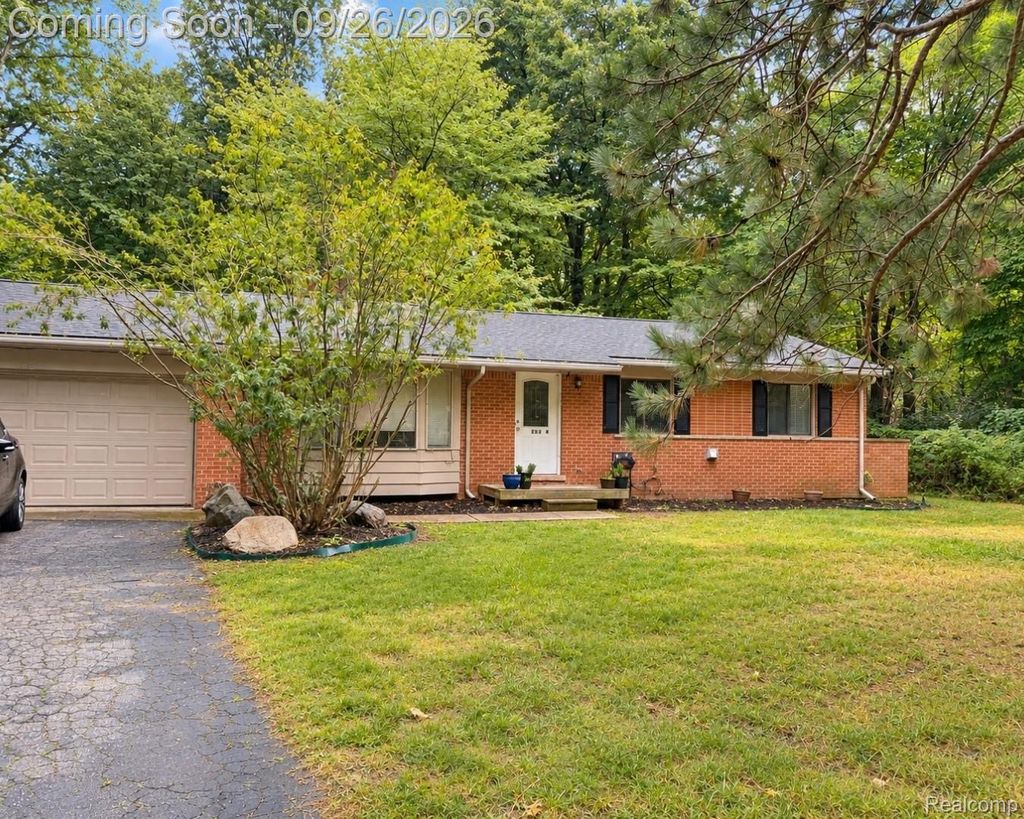 25263 Muerland Road, Southfield