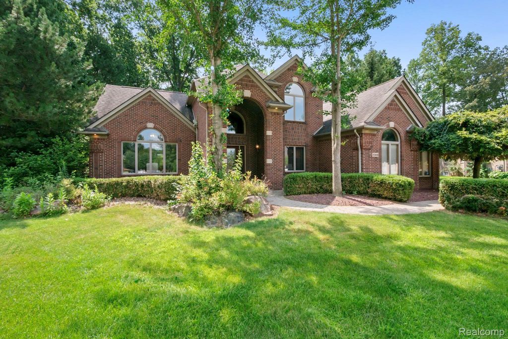 52018 Loon Court, Shelby charter township