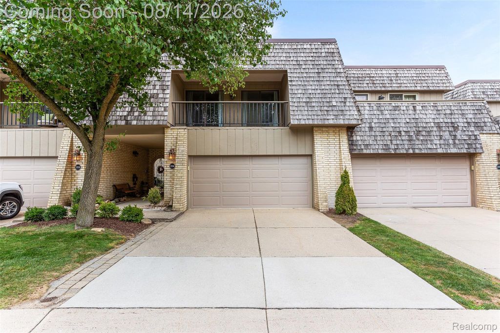 1206 Oakwood Court, Rochester Hills city