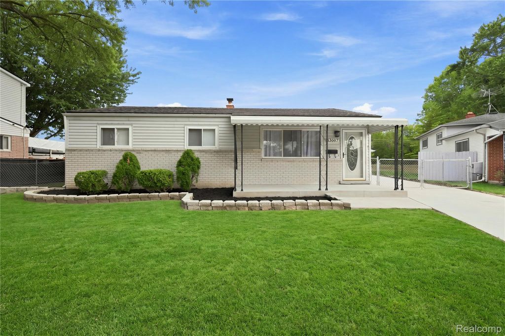 33687 Newport Drive, Sterling Heights city