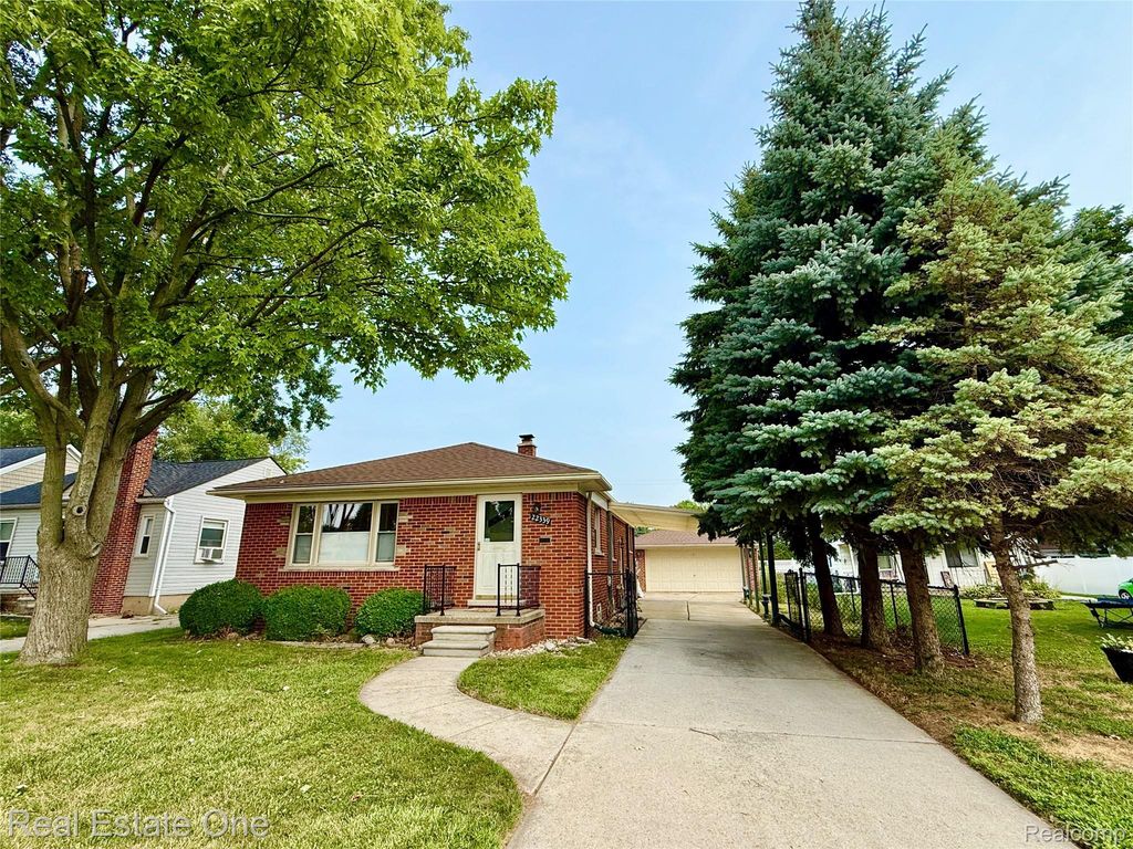 22339 Lanse Street, St. Clair Shores city