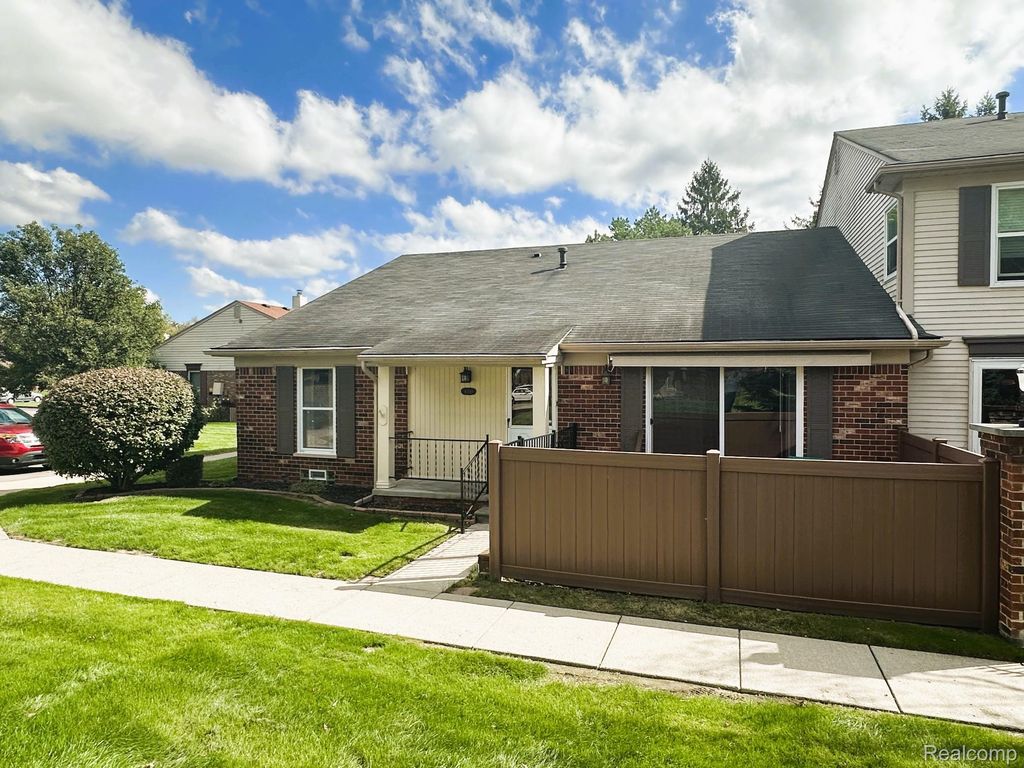 41150 Southwind Drive, Canton