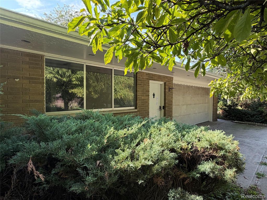 575 S Hemlock Road, Richland township