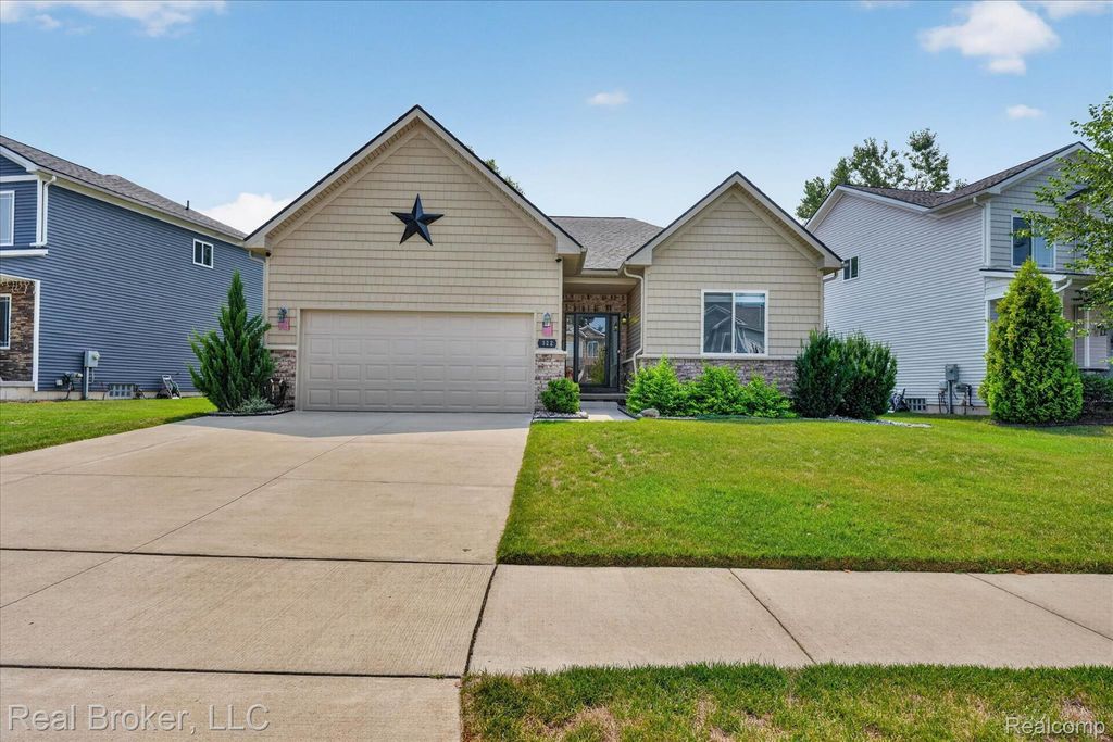 322 Hidden River E, Holly township