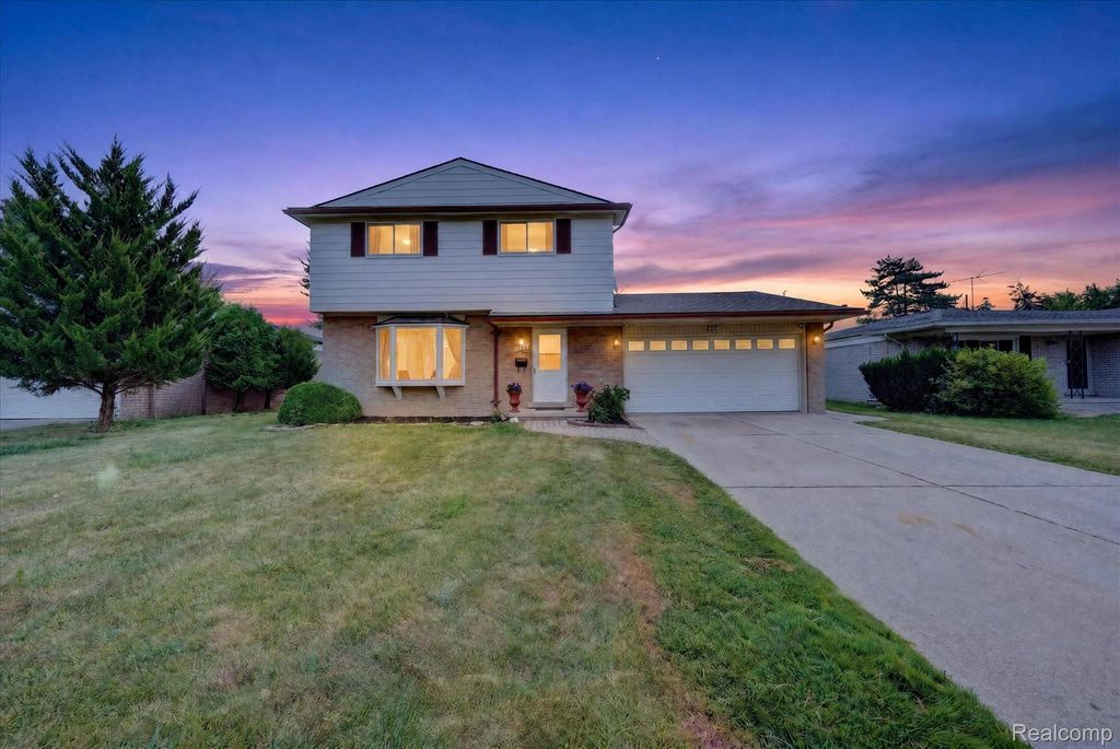 33124 Breckenridge Drive, Sterling Heights city