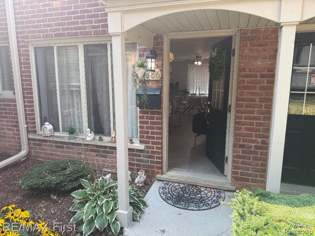 11386 Canal Road, Sterling Heights