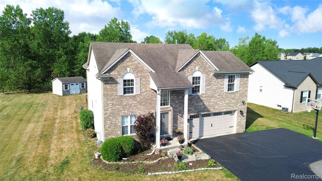 8077 Bradbury Lane, Mundy township