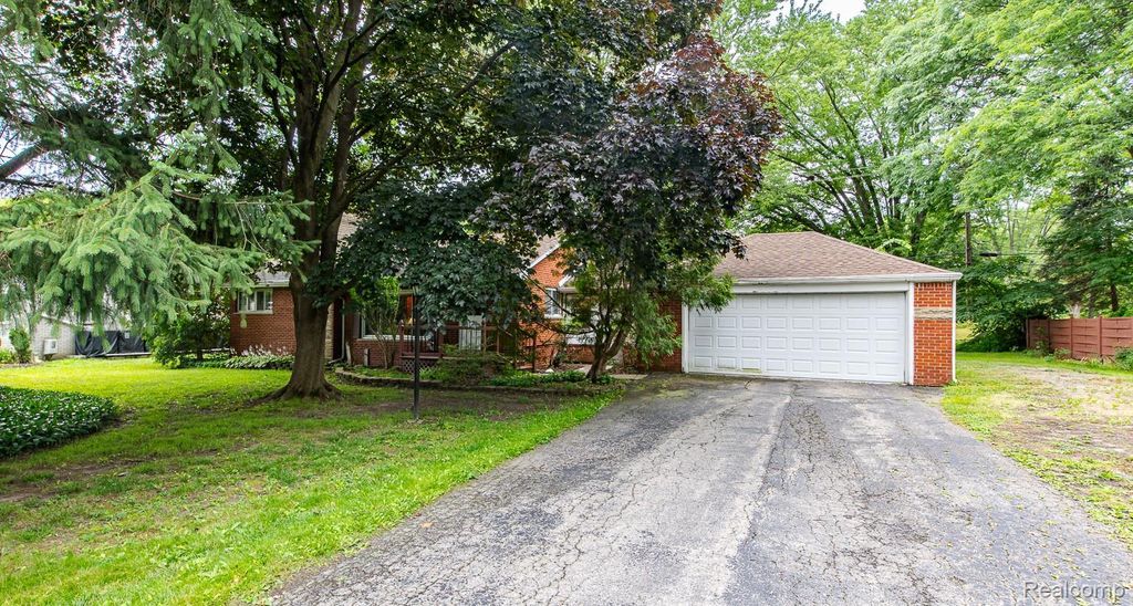 5511 Wright Drive, Troy city