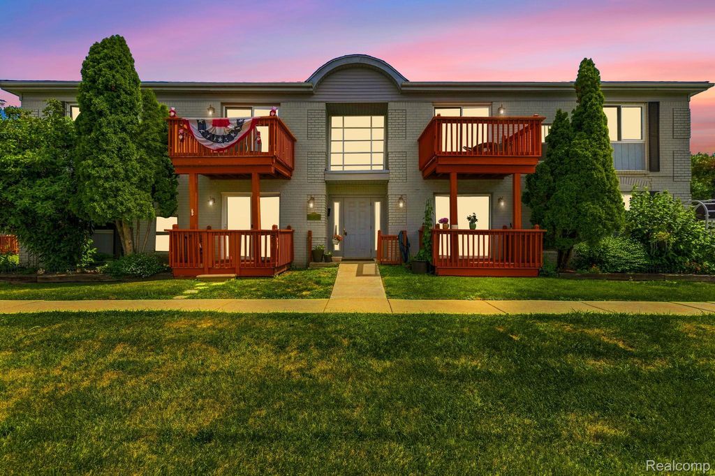1762 Fort Street 27, Trenton