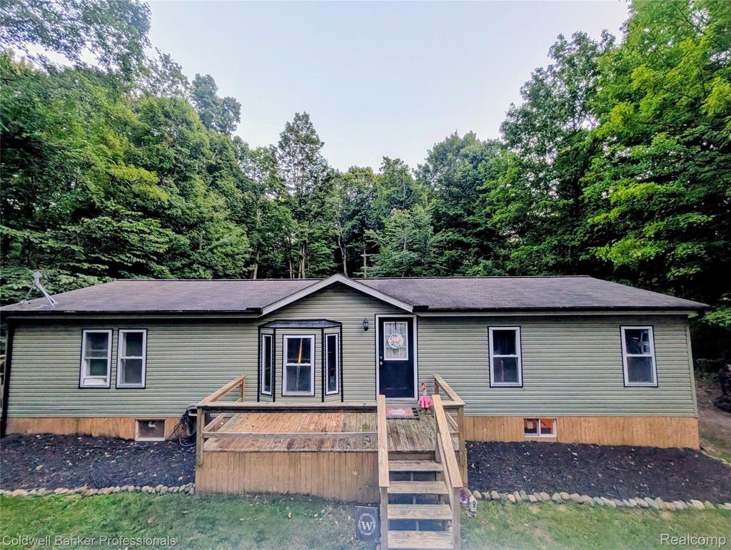 5323 English Road, Koylton township