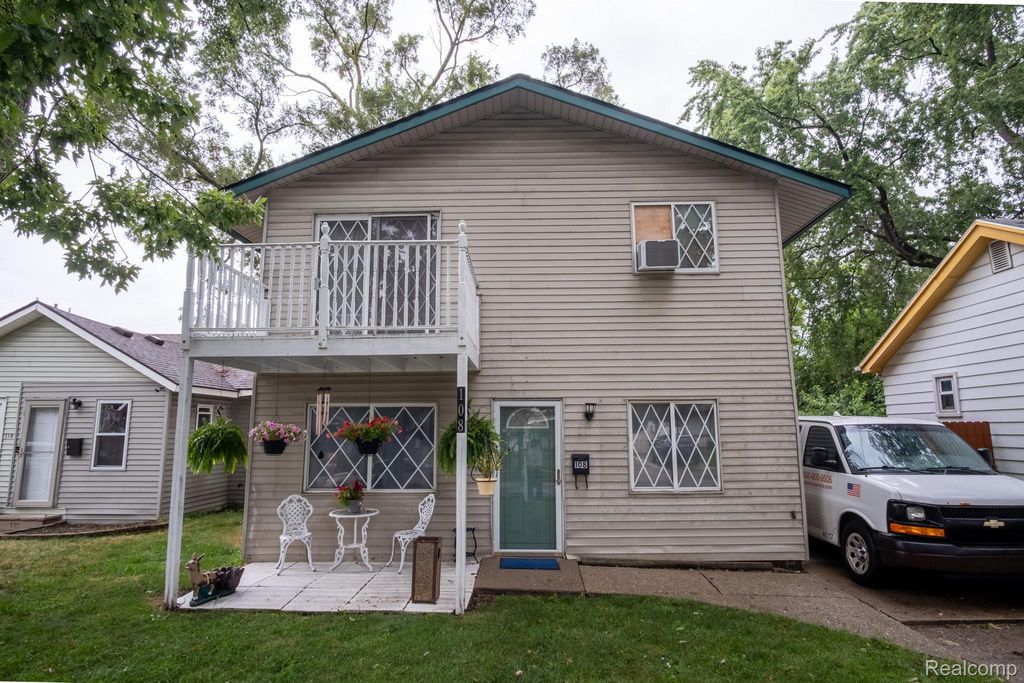 108 W Morehouse Avenue, Hazel Park
