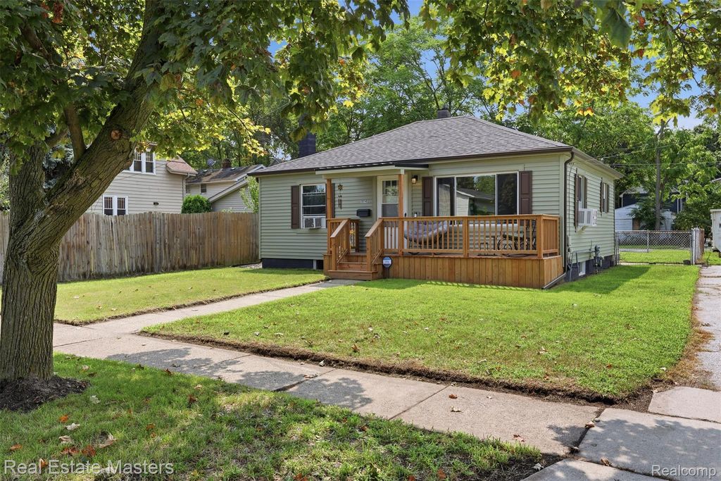 1014 Cypress Street, Port Huron