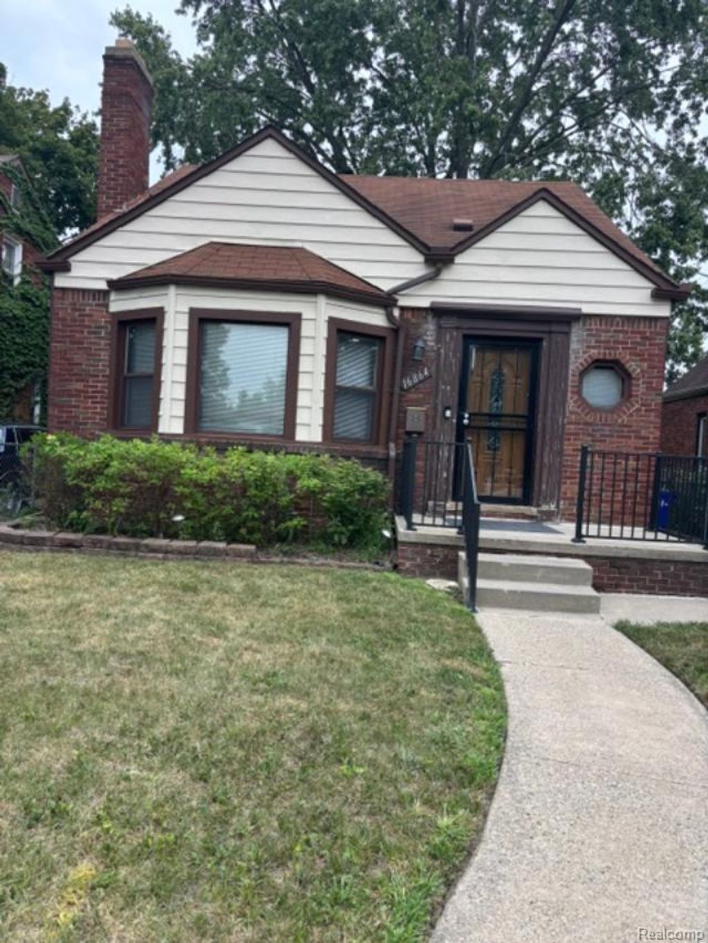 16864 Gilchrist Street, Detroit