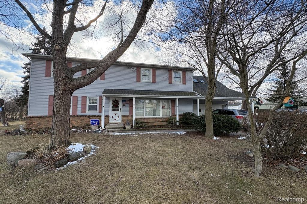 3384 Erie Shore Drive, Frenchtown township