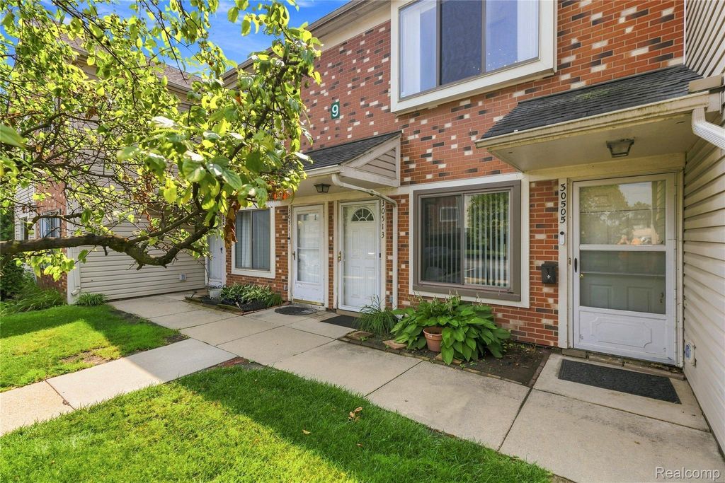 30513 Hidden Pines Lane, Roseville