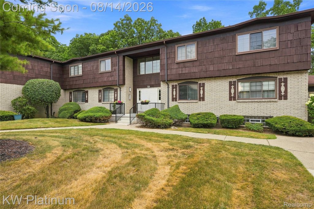 29990 Wildbrook Dr, 203, Southfield