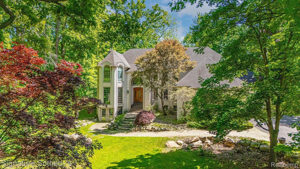 2855 Cranbrook Ridge Court, Oakland charter township