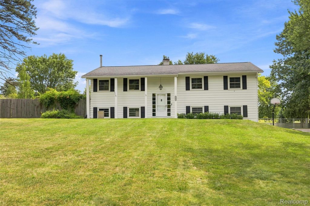9805 Platt Road, Milan city