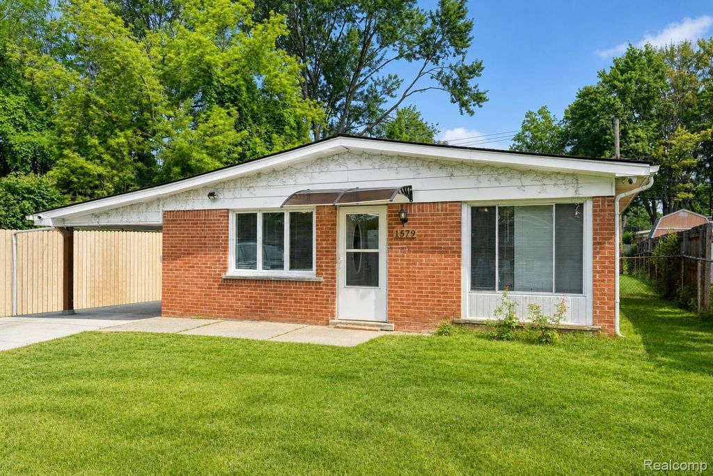 1579 Dulong Avenue, Madison Heights city