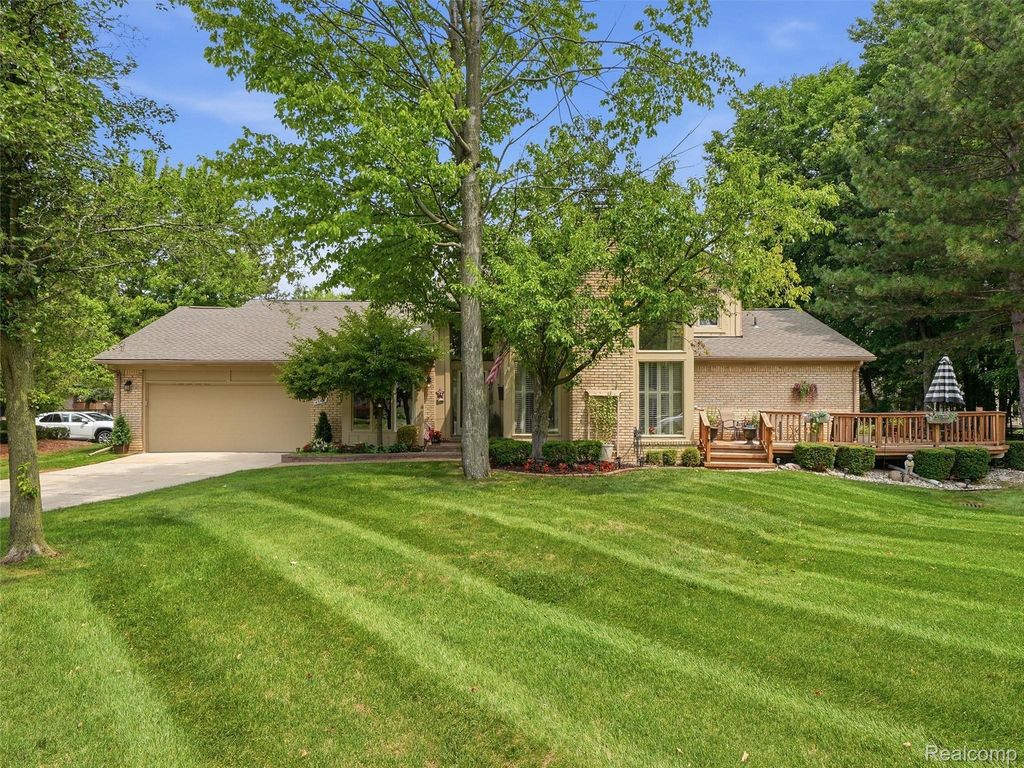 43162 W Kirkwood Drive, Clinton Township
