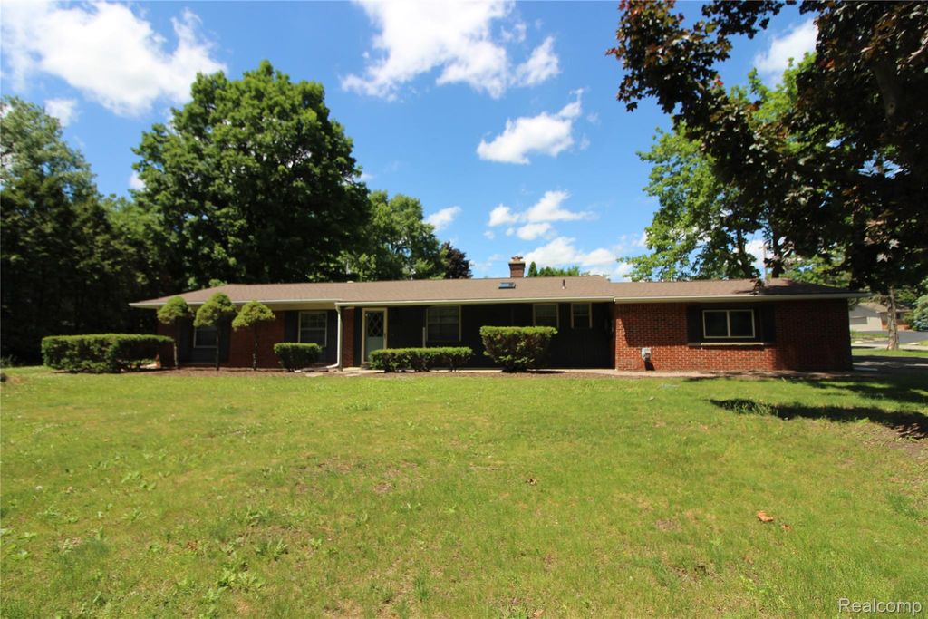 1239 Ashover Drive, Bloomfield charter township